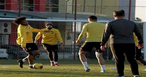 F­e­n­e­r­b­a­h­ç­e­ ­i­l­e­ ­M­a­l­a­t­y­a­s­p­o­r­­u­n­ ­G­u­i­l­h­e­r­m­e­ ­p­a­z­a­r­l­ı­ğ­ı­
